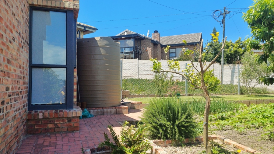 3 Bedroom Property for Sale in Fraaiuitsig Western Cape